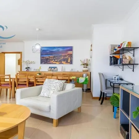 Geniessen Sie Den Balkon Mit Blick Auf Apartamento Nazaré